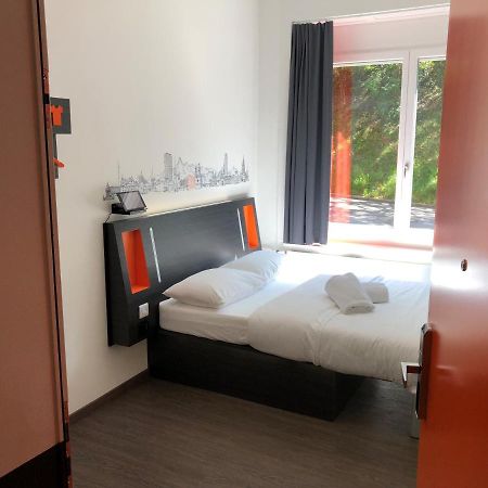 Easyhotel Zuerich West 外观 照片